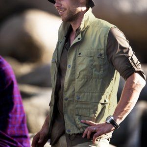 FJÄLLRÄVEN REPORTER LITE Outdoors Vest Men's M Khaki Original Owner / Never Used